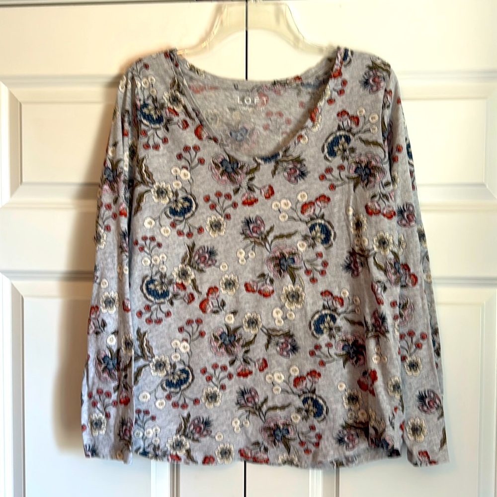 Loft Gray Long Sleeve T Shirt Sz L